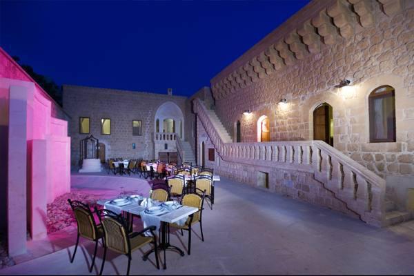 Kasr-I Nehroz Hotel Midyat Eksteriør billede